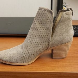 LUCKY BRAND BOOTIES SIZE 7